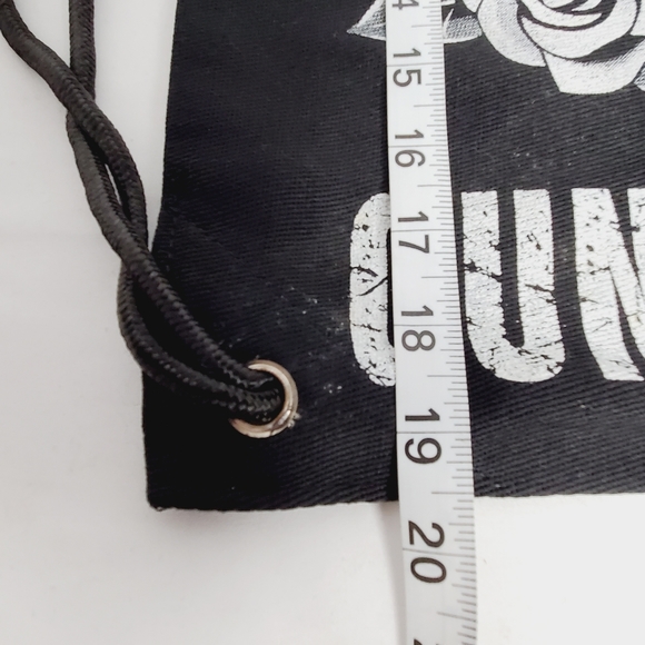 Guns N' Roses Reversible Drawstring Bag - Picture 4 of 4